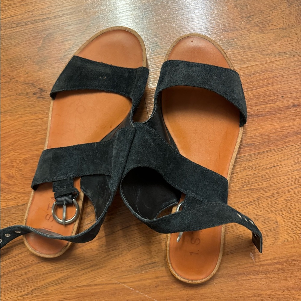 Woman shoes 1.STATE